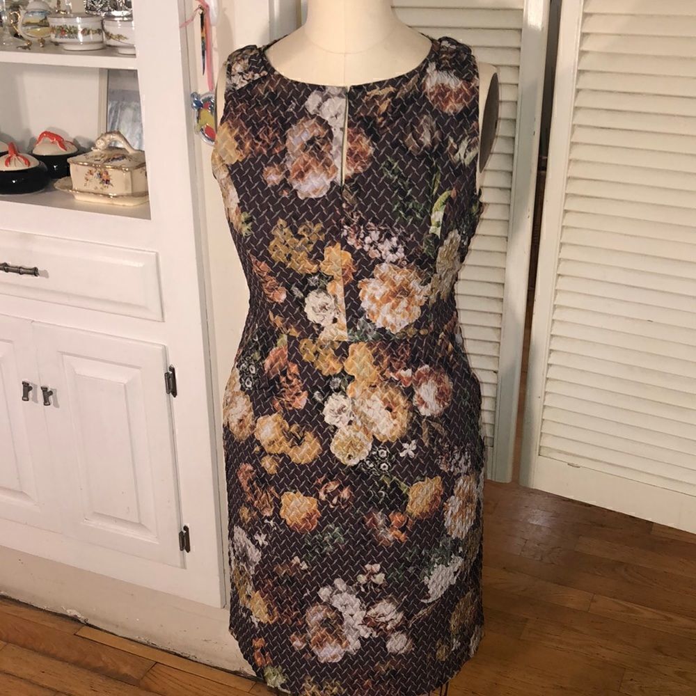 Tabitha Textured Keyhole Shift Dress 2 Convenient Pockets. Gorgeous Colors Lined